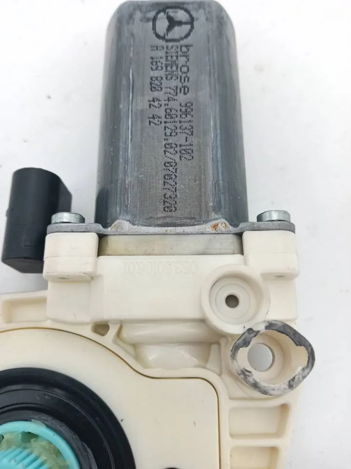 Motorino alzacristallo porta anteriore destro Motorino alzacristallo porta anteriore destro