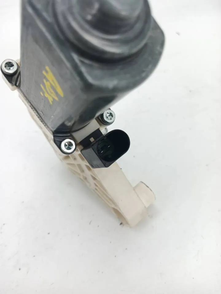 Motorino alzacristallo porta anteriore destro Motorino alzacristallo porta anteriore destro