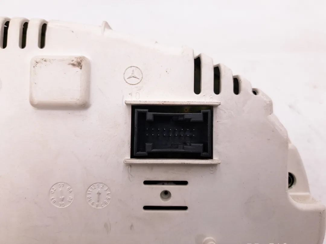 Quadro strumenti contachilometri Quadro strumenti contachilometri