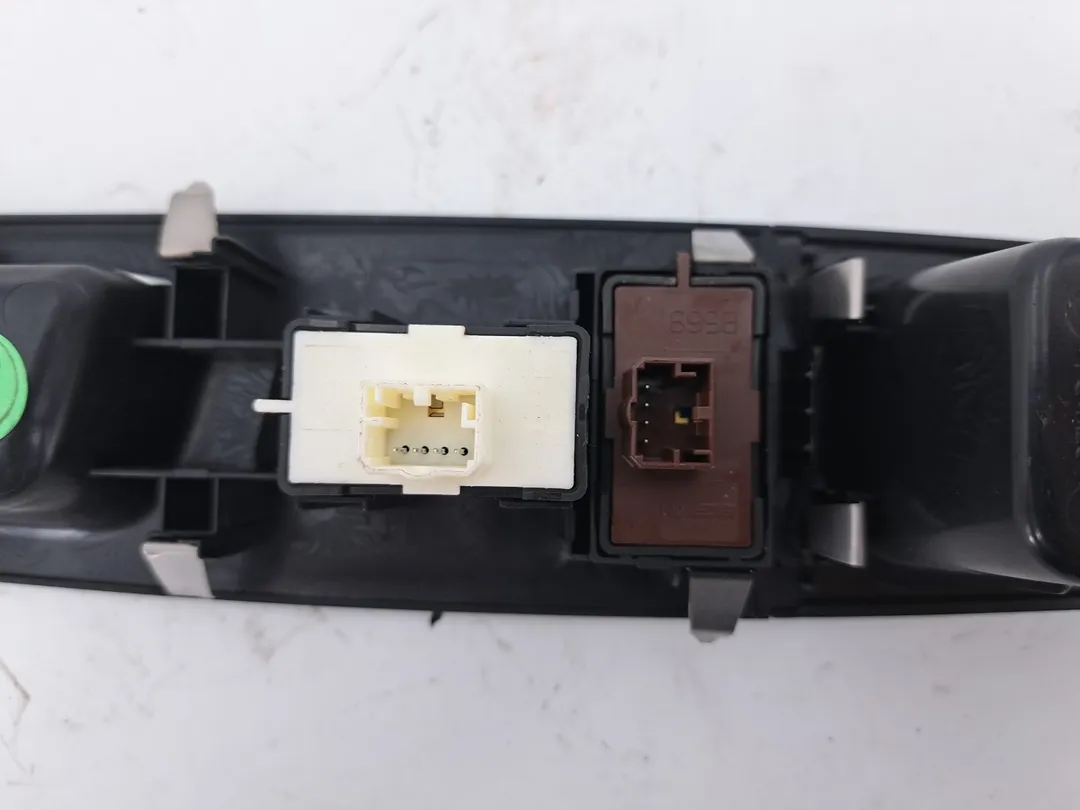 Interruttore alzacristalli porta anteriore destro Interruttore alzacristalli porta anteriore destro
