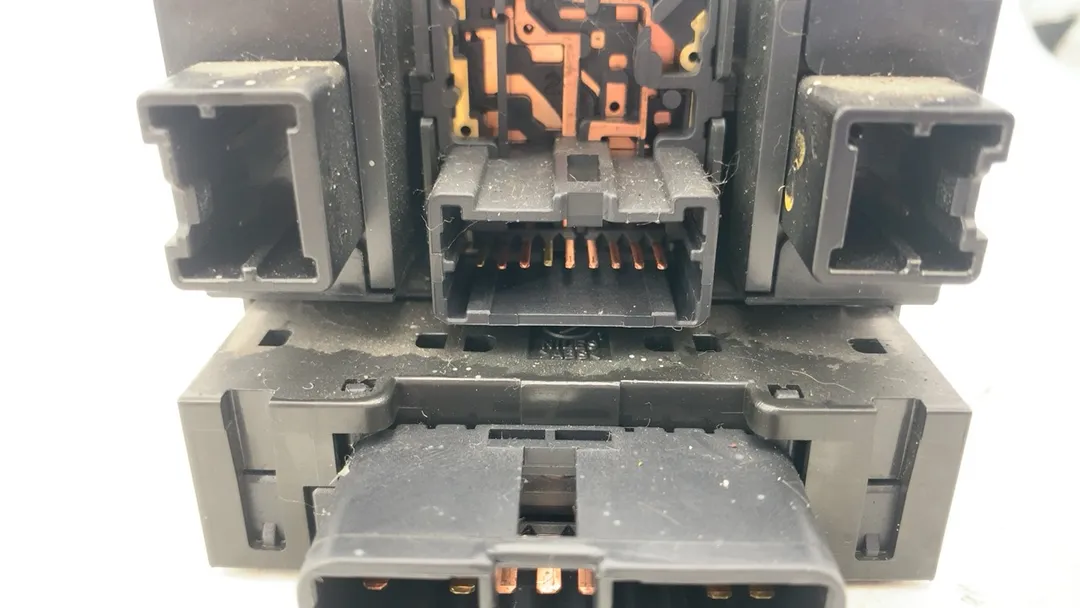 Interruttore regolazione retrovisore esterno
