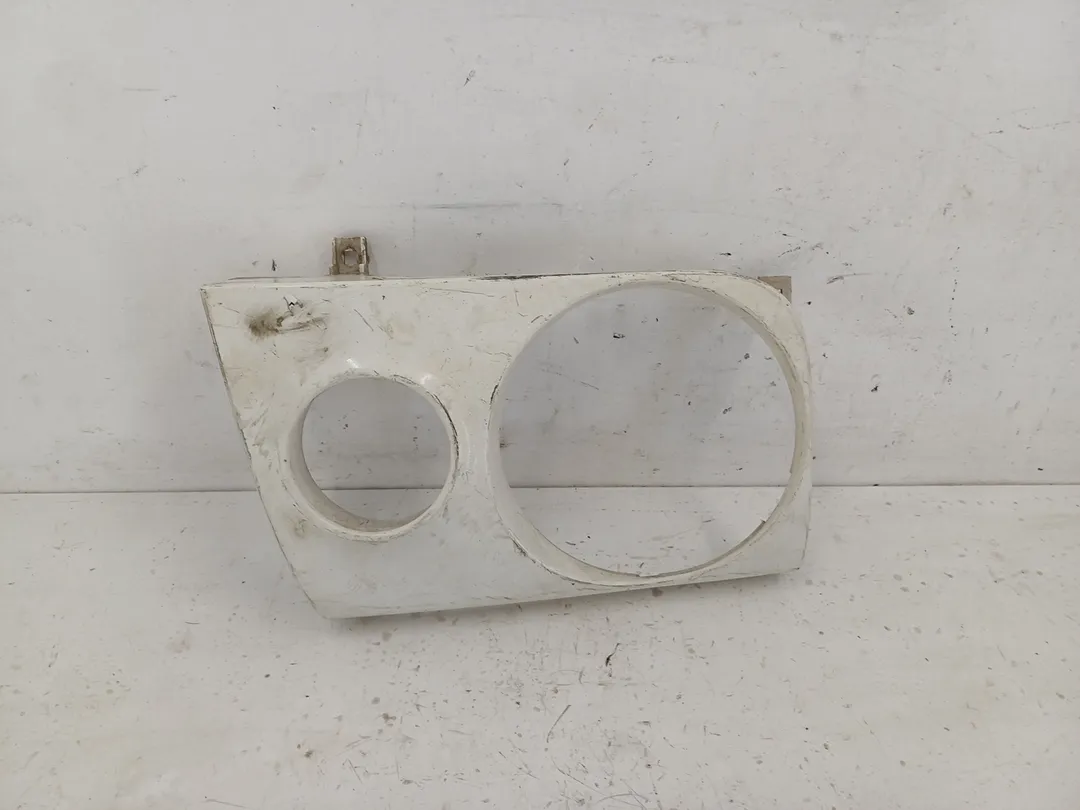 Cornice proiettore destro Cornice proiettore destro