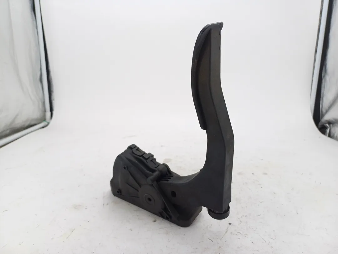Pedale acceleratore Pedale acceleratore