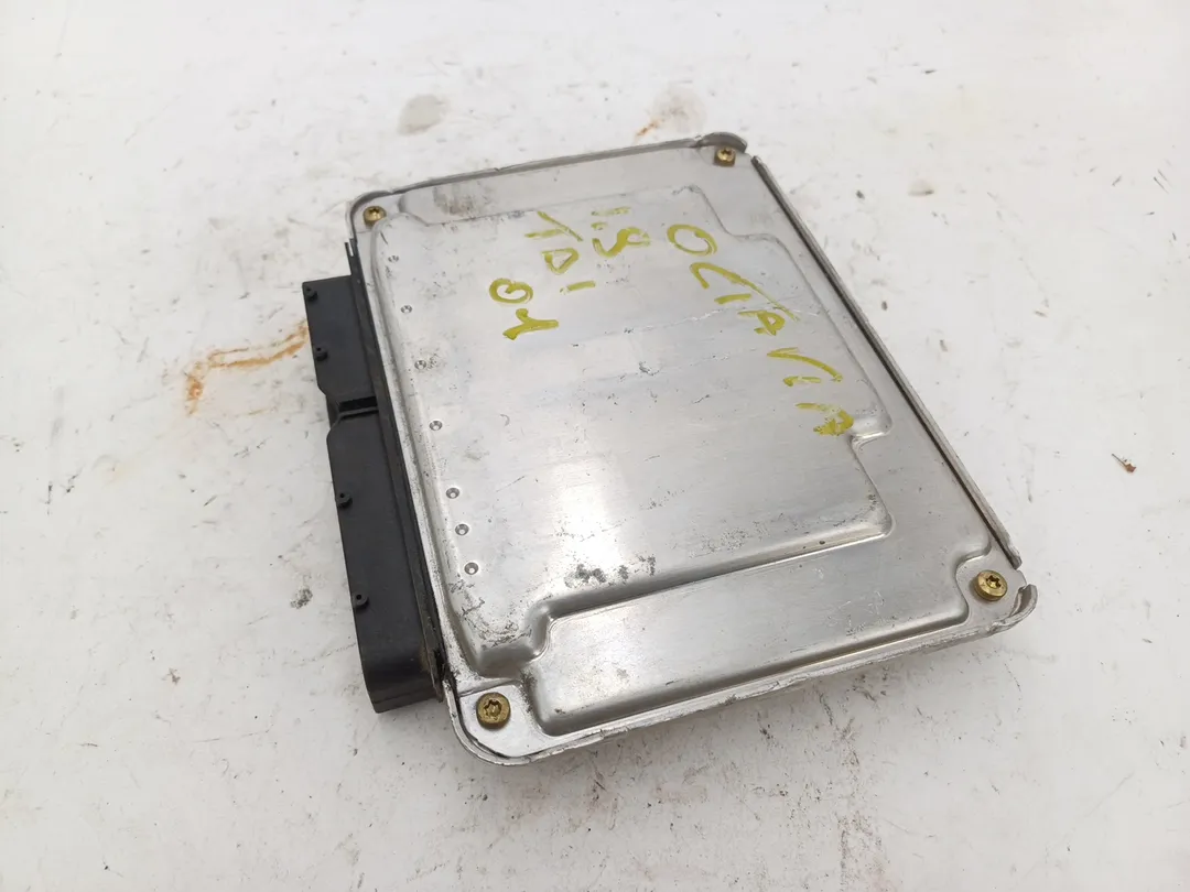 Centralina iniezione motore ECU Centralina iniezione motore ECU