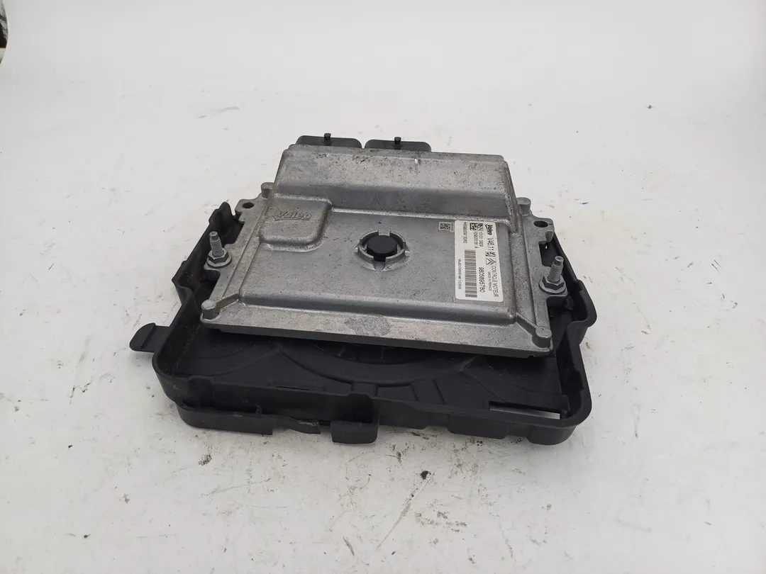 Centralina iniezione motore ECU Centralina iniezione motore ECU