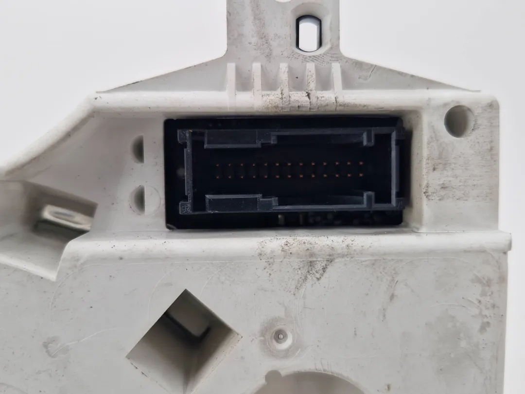 Quadro strumenti contachilometri Quadro strumenti contachilometri