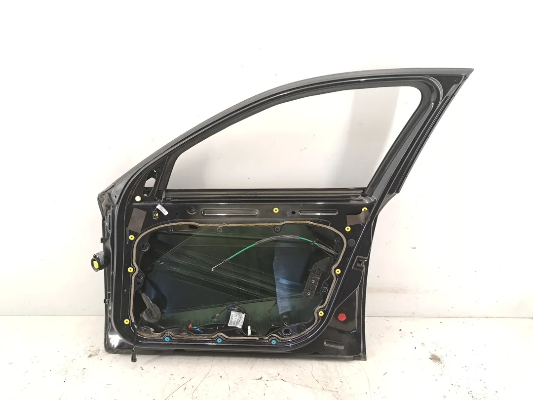 Porta anteriore destro