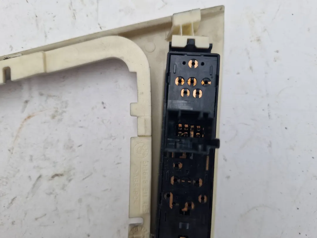 Interruttore alzacristalli porta anteriore Interruttore alzacristalli porta anteriore