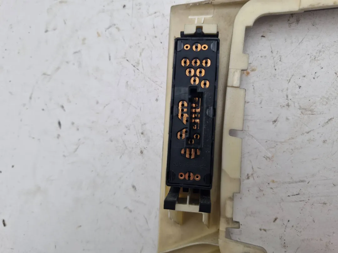 Interruttore alzacristalli porta anteriore Interruttore alzacristalli porta anteriore