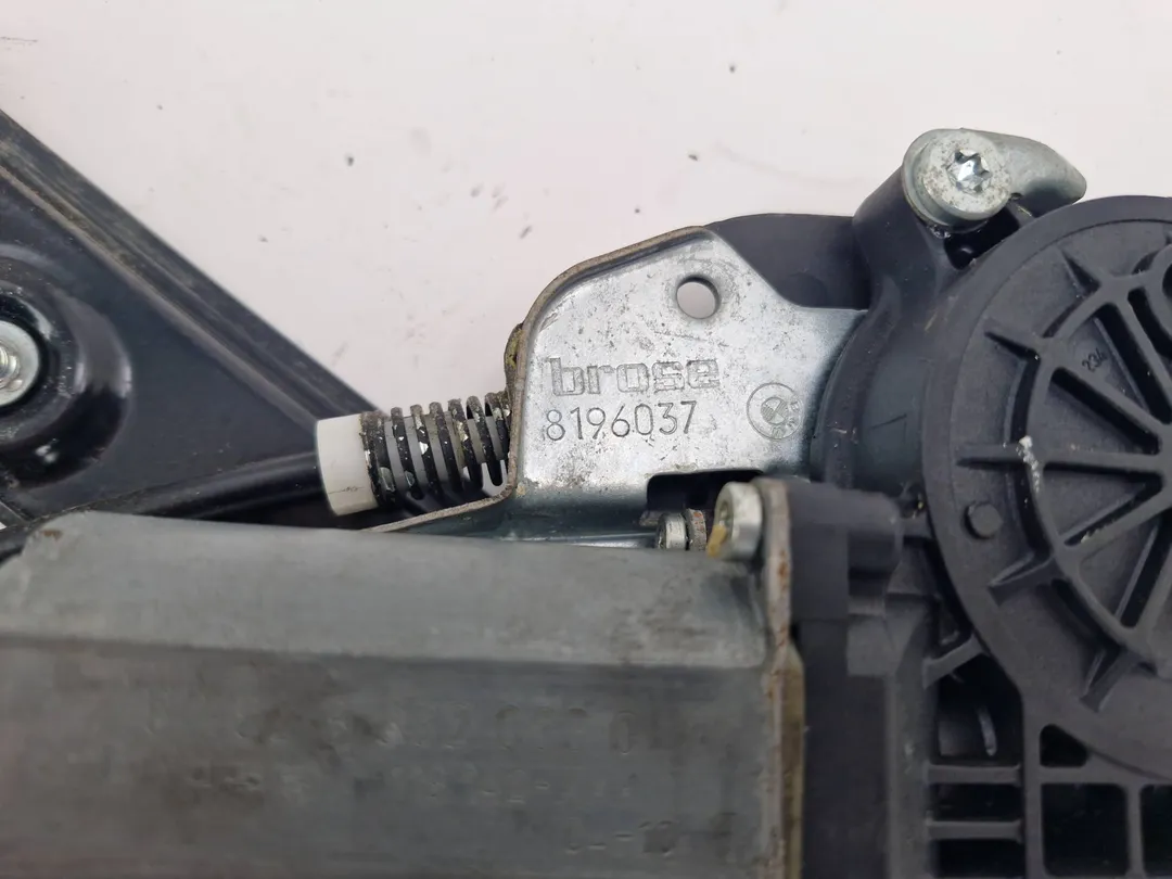 Alzacristallo alzavetro elettrico porta anteriore sinistro Alzacristallo alzavetro elettrico porta anteriore sinistro