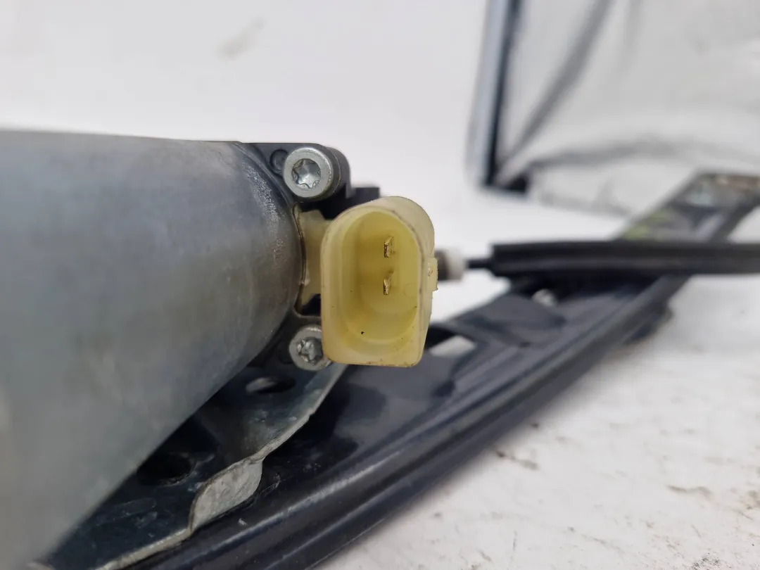 Alzacristallo alzavetro elettrico porta anteriore sinistro Alzacristallo alzavetro elettrico porta anteriore sinistro