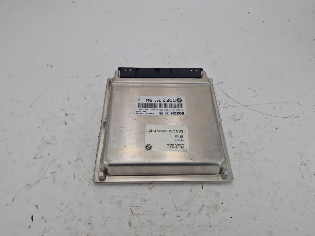 Centralina iniezione motore ECU Centralina iniezione motore ECU