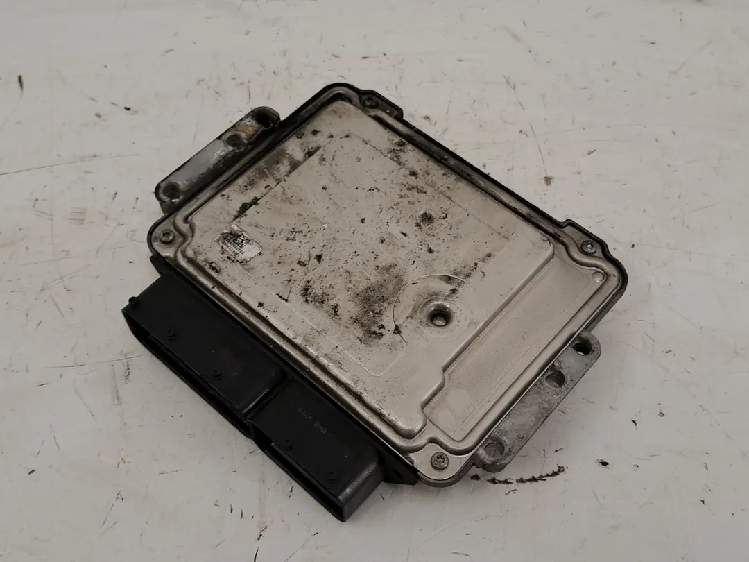 Centralina iniezione motore ECU Centralina iniezione motore ECU