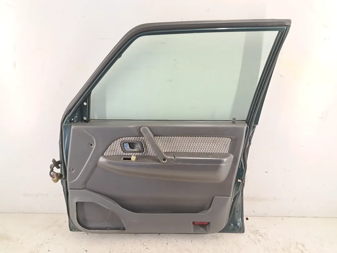 Porta anteriore destro