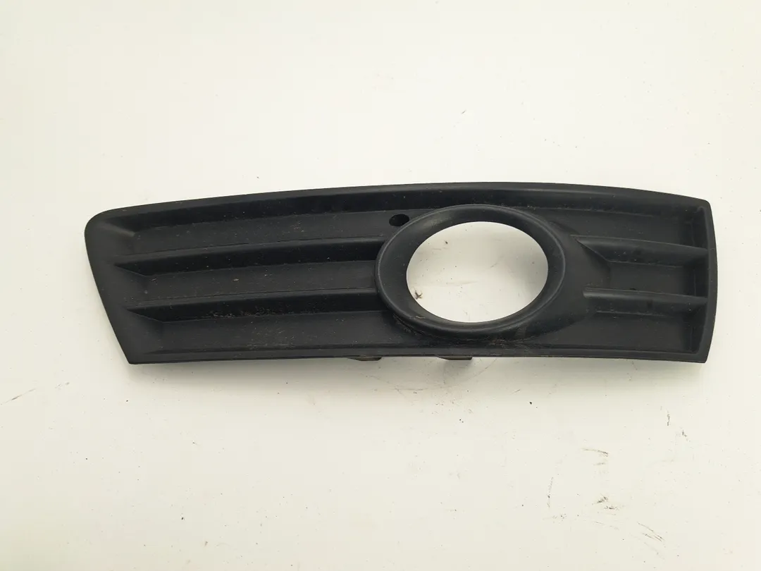 Cornice proiettore fendinebbia destro Cornice proiettore fendinebbia destro