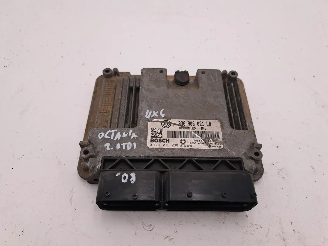 Centralina iniezione motore ECU Centralina iniezione motore ECU