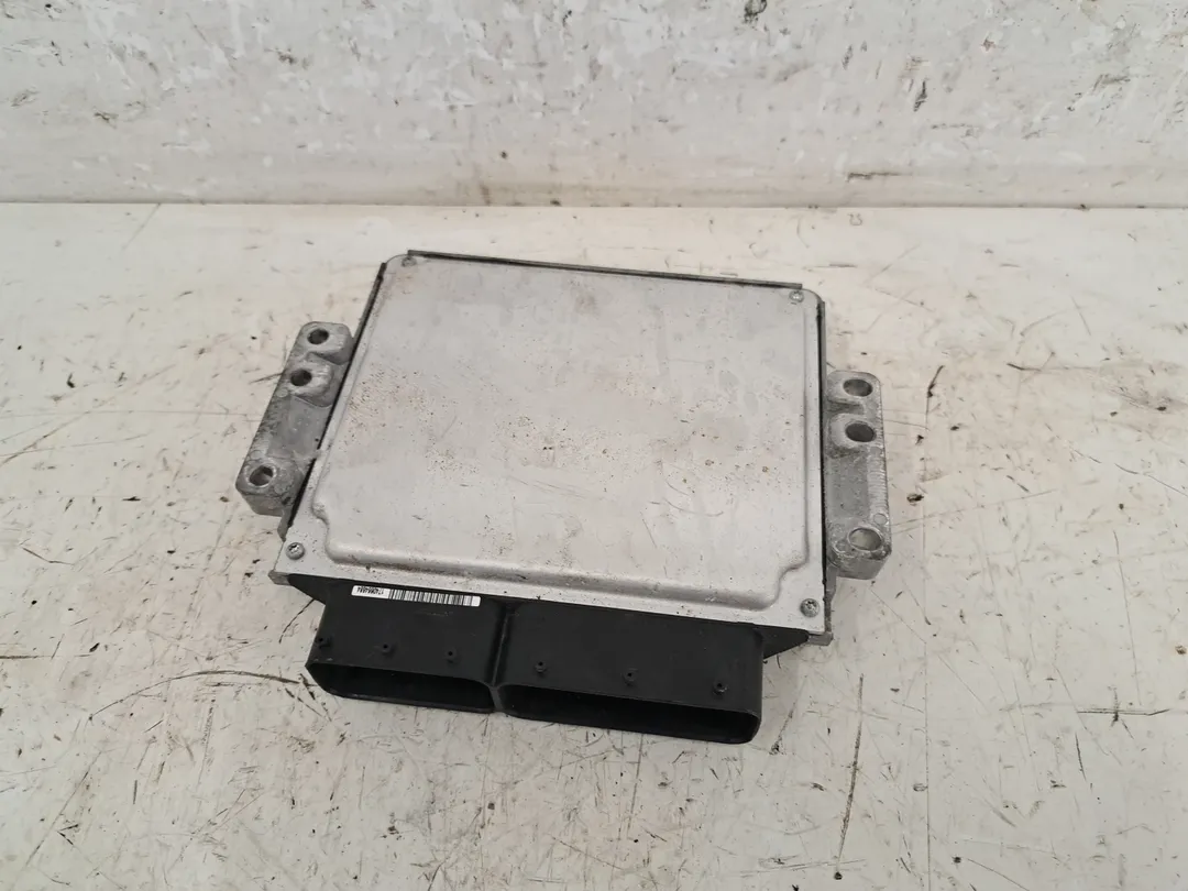 Centralina iniezione motore ECU Centralina iniezione motore ECU