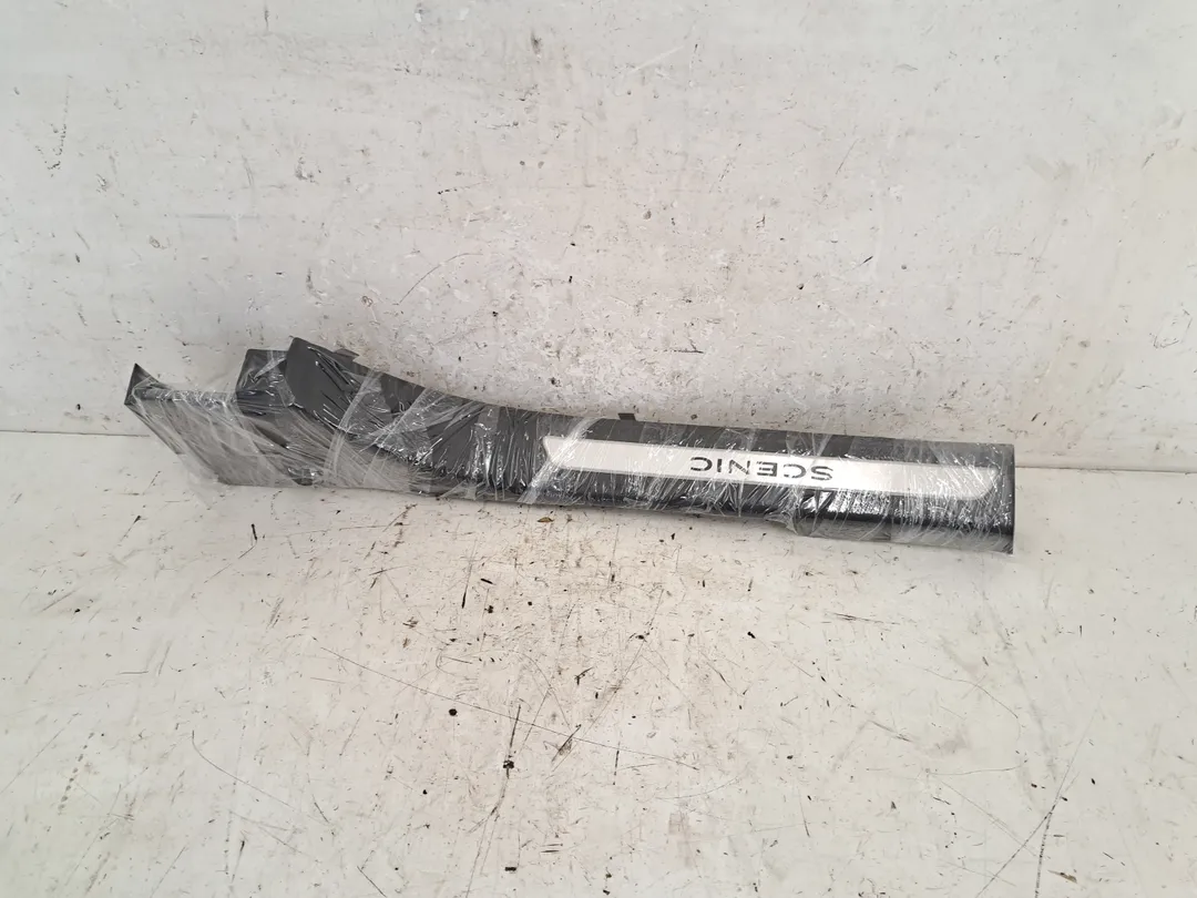 Modanatura battitacco ingresso anteriore abitacolo destro