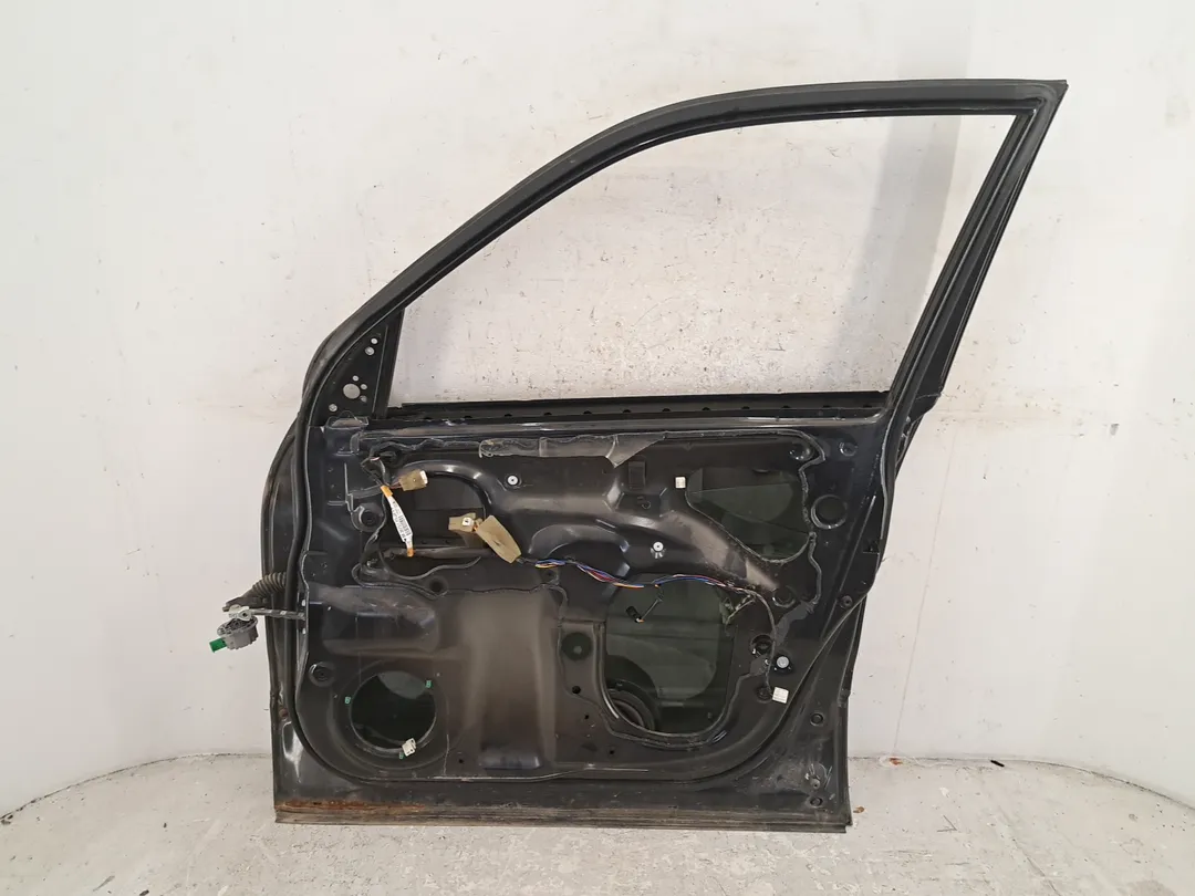 Porta anteriore destro