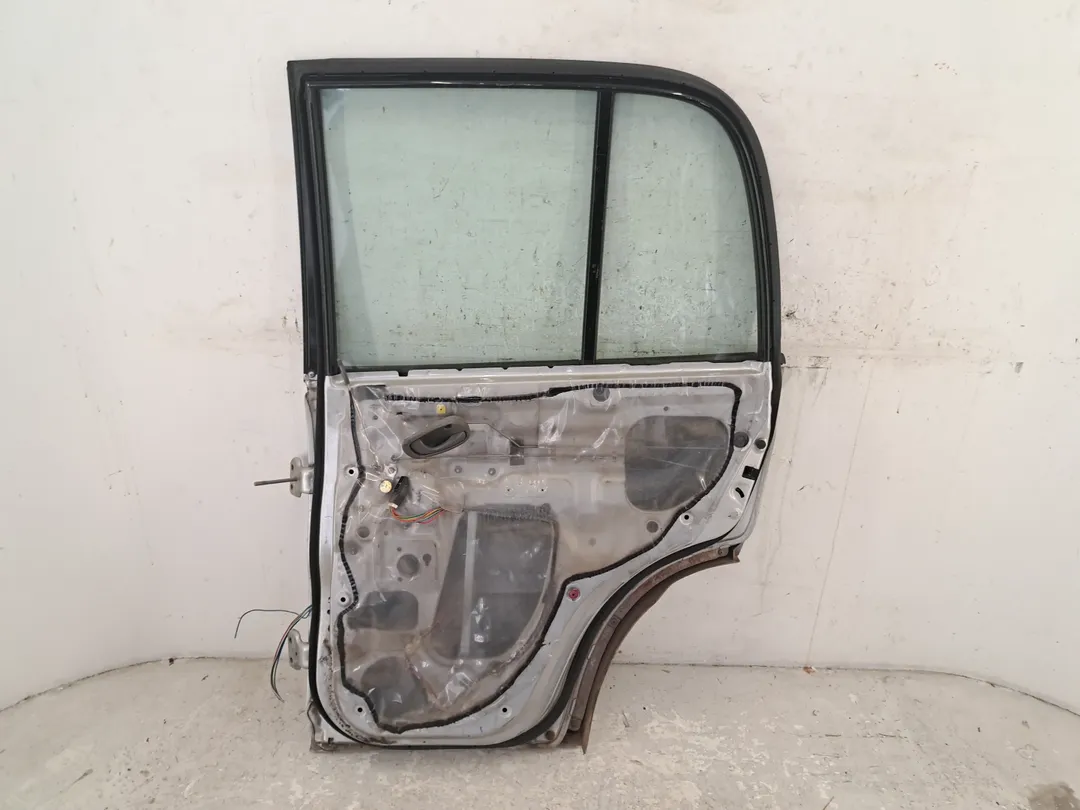 Porta posteriore destro Porta posteriore destro