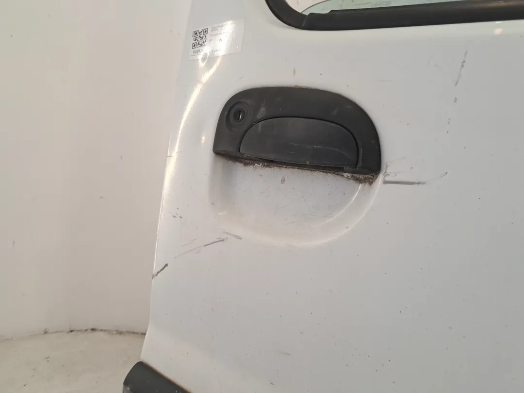 Porta anteriore destro