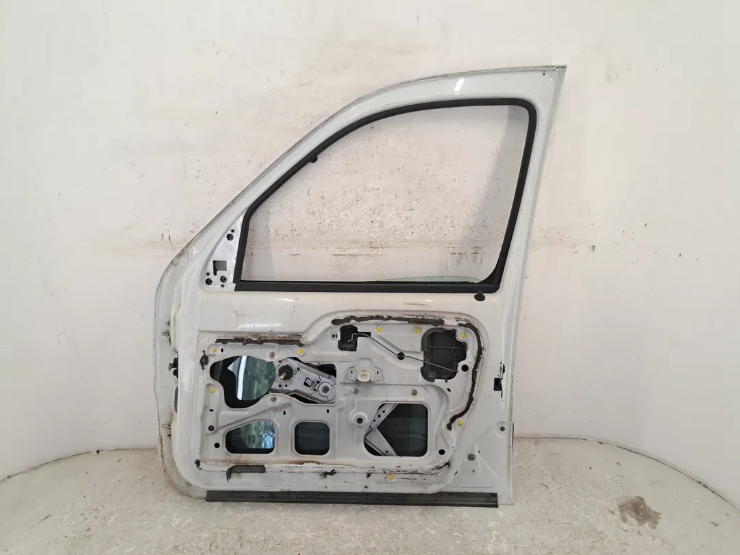 Porta anteriore destro