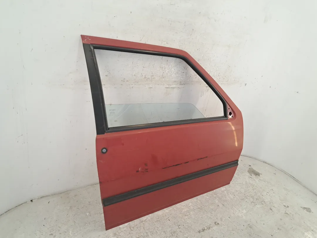 Porta anteriore destro