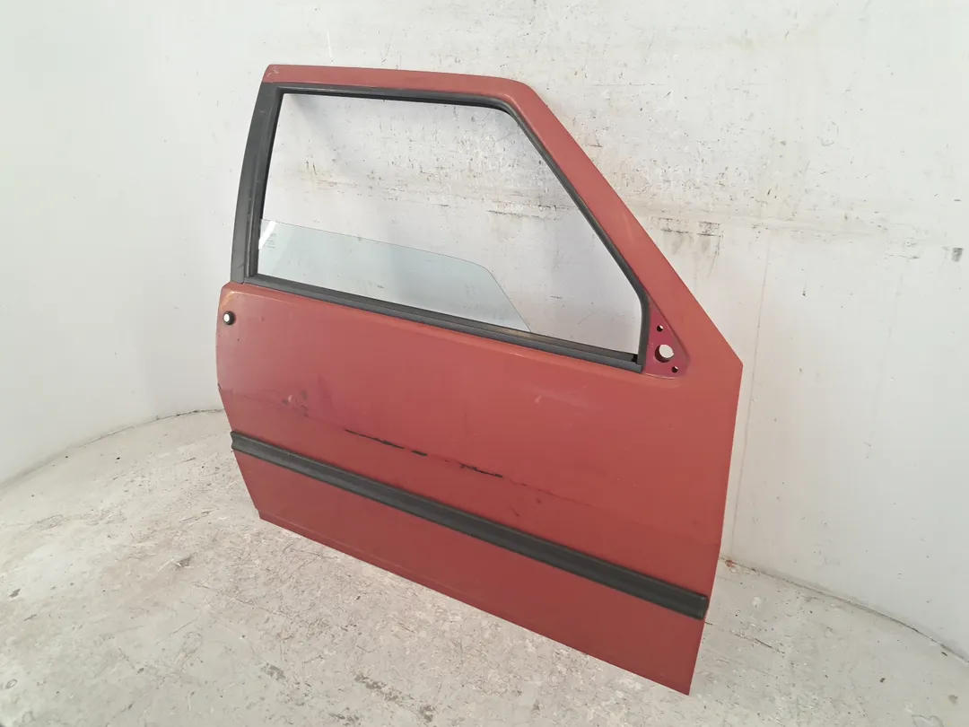 Porta anteriore destro