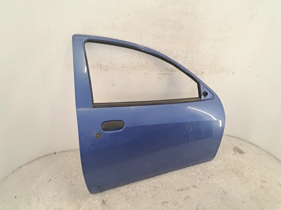 Porta anteriore destro