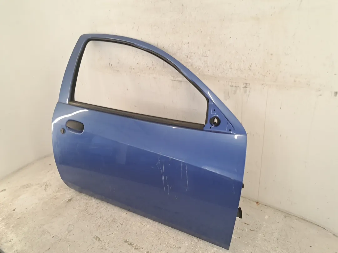 Porta anteriore destro