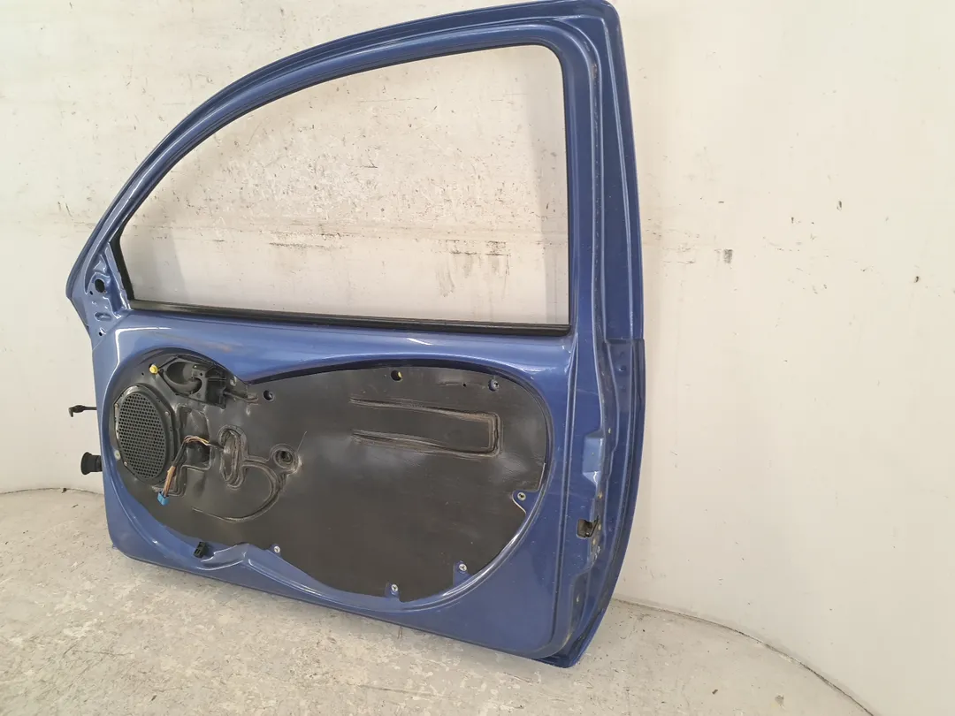 Porta anteriore destro