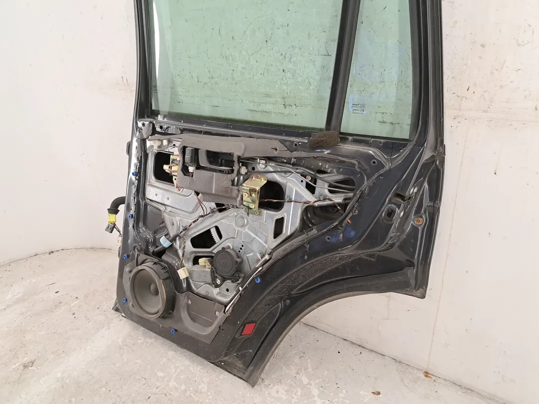 Porta anteriore destro
