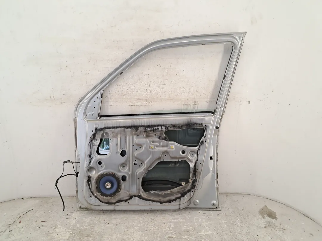 Porta anteriore destro