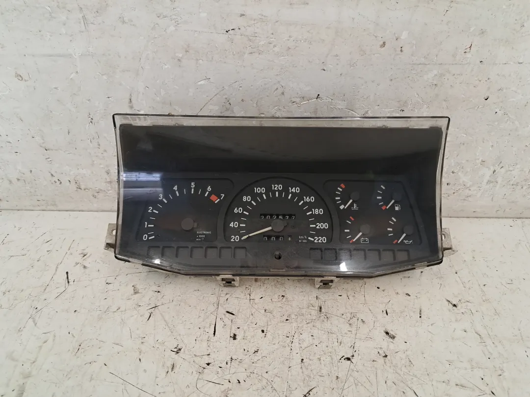 Quadro strumenti contachilometri Quadro strumenti contachilometri