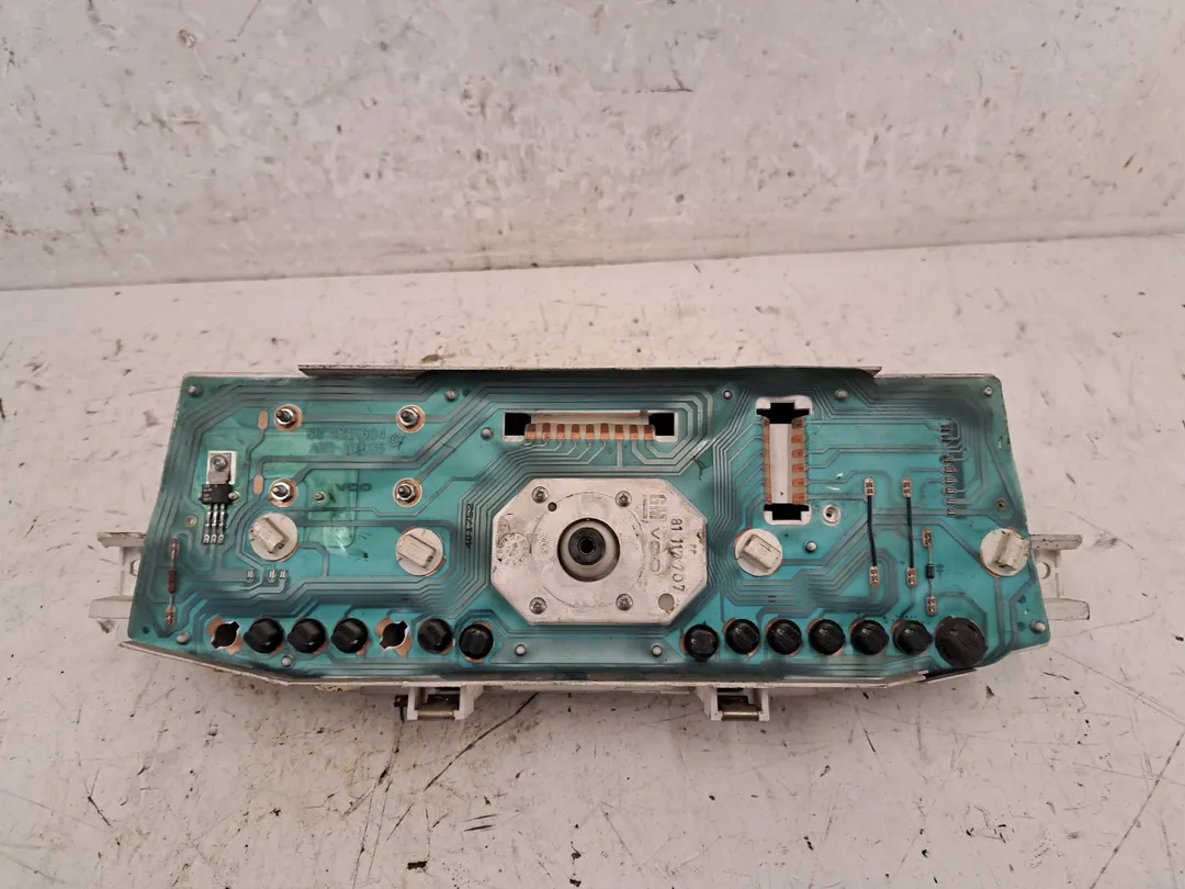 Quadro strumenti contachilometri Quadro strumenti contachilometri