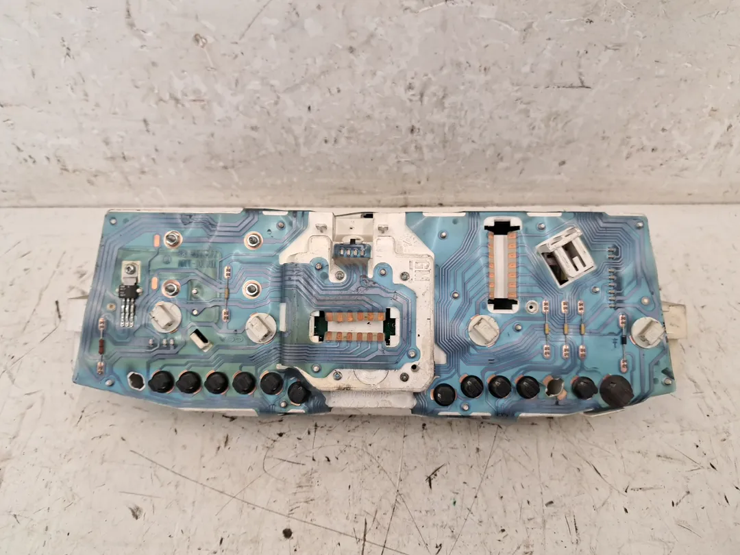 Quadro strumenti contachilometri Quadro strumenti contachilometri