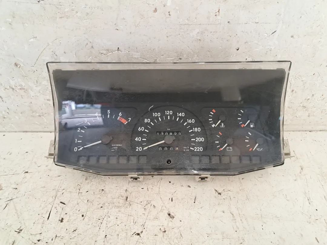 Quadro strumenti contachilometri Quadro strumenti contachilometri