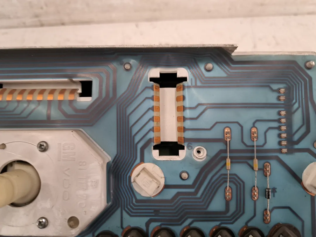 Quadro strumenti contachilometri Quadro strumenti contachilometri