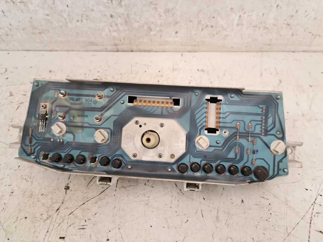 Quadro strumenti contachilometri Quadro strumenti contachilometri