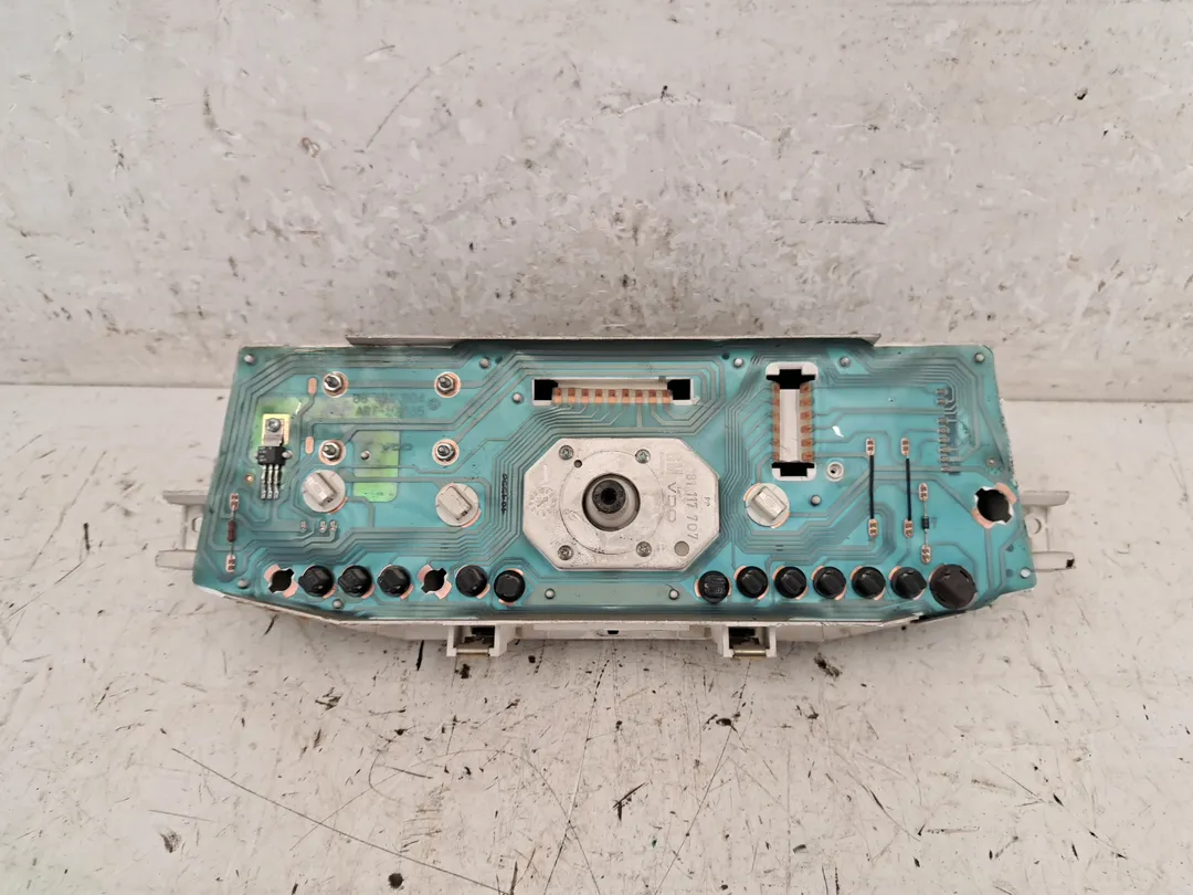Quadro strumenti contachilometri Quadro strumenti contachilometri