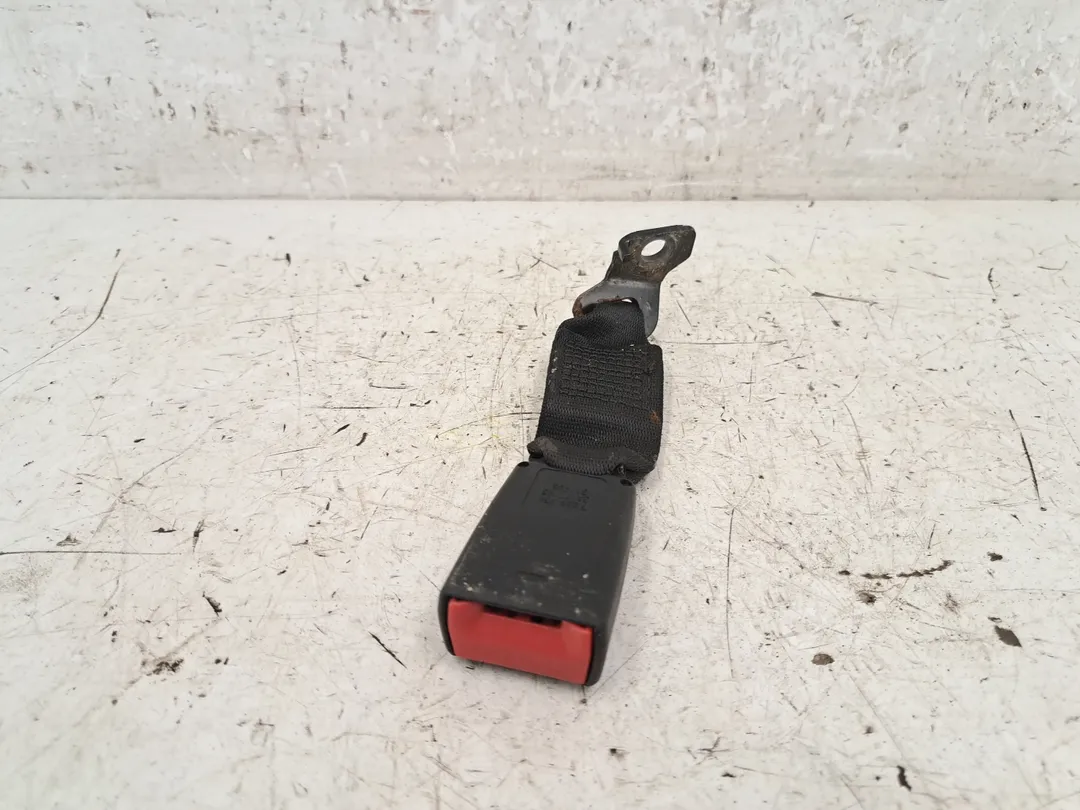 Aggancio cintura di sicurezza posteriore centrale Aggancio cintura di sicurezza posteriore centrale