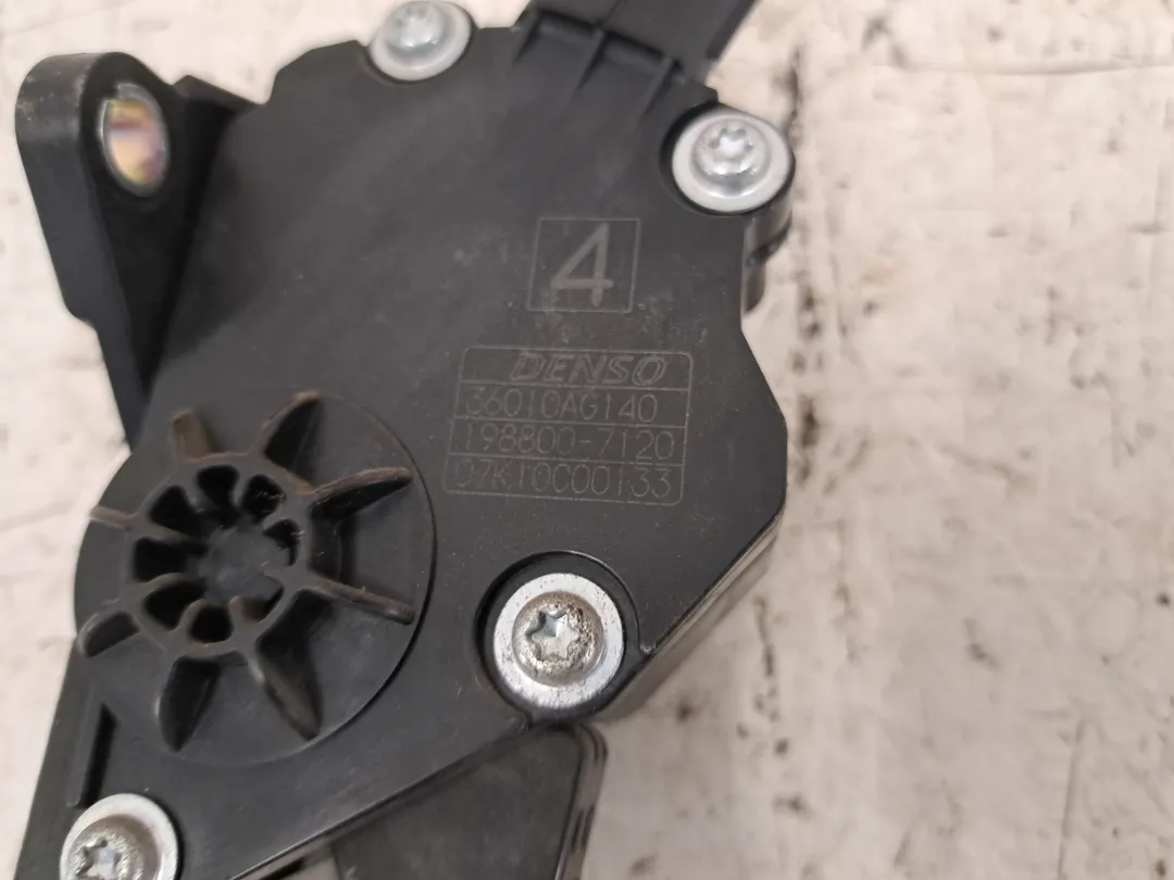 Pedale acceleratore Pedale acceleratore