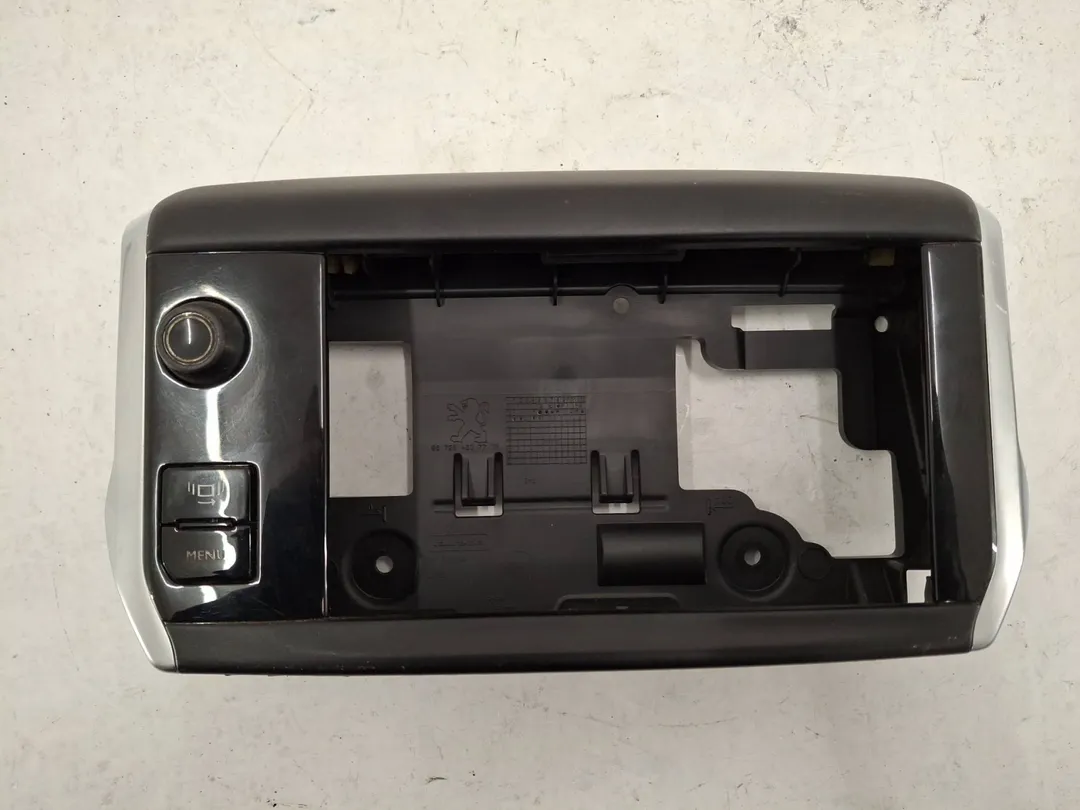 Cornice portastrumenti Cornice portastrumenti