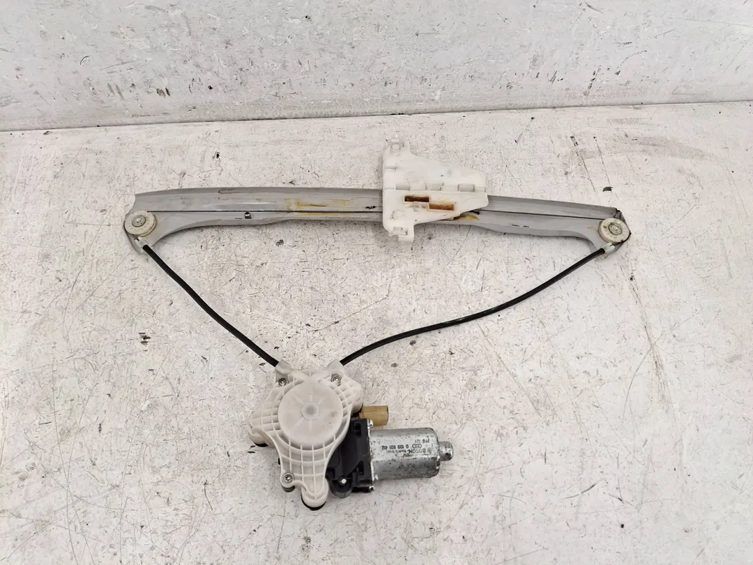 Motorino alzacristallo porta anteriore sinistro Motorino alzacristallo porta anteriore sinistro