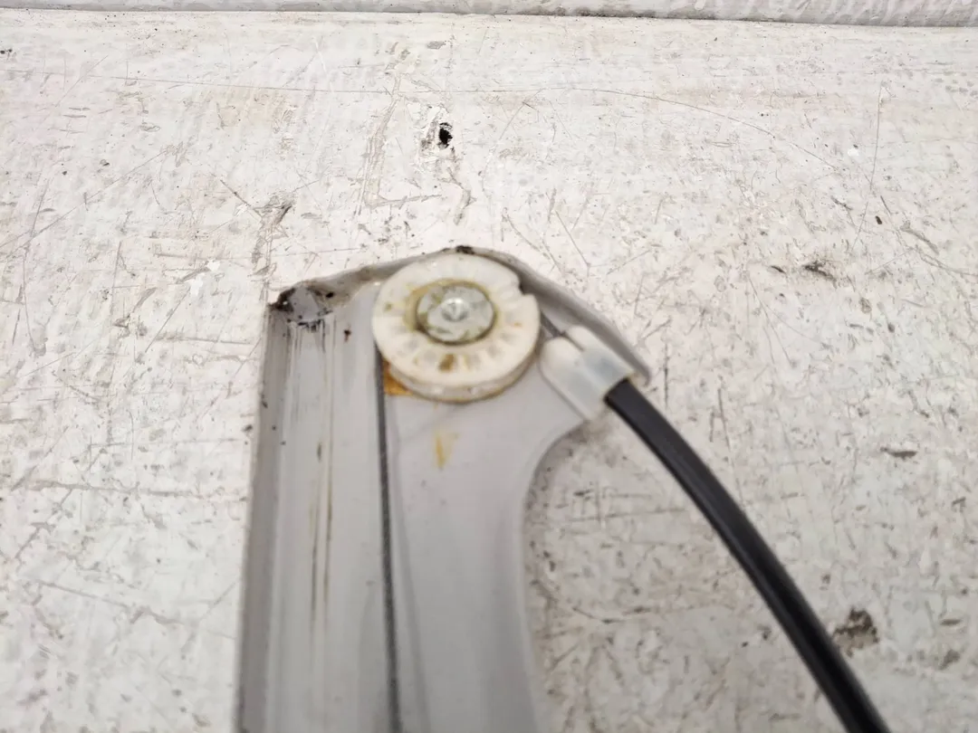 Motorino alzacristallo porta anteriore sinistro Motorino alzacristallo porta anteriore sinistro