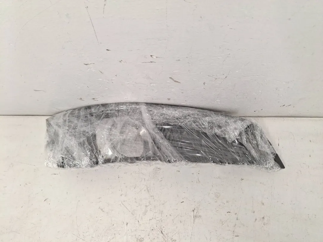 Cornice proiettore fendinebbia destro Cornice proiettore fendinebbia destro