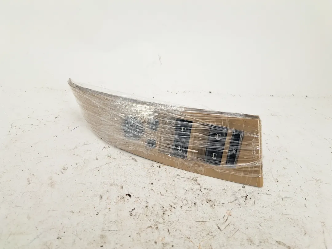 Interruttore alzacristalli porta anteriore sinistro Interruttore alzacristalli porta anteriore sinistro