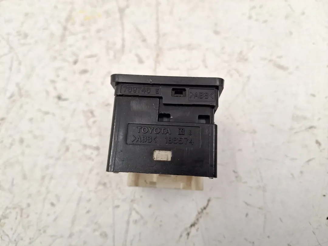 Interruttore regolazione retrovisore esterno Interruttore regolazione retrovisore esterno