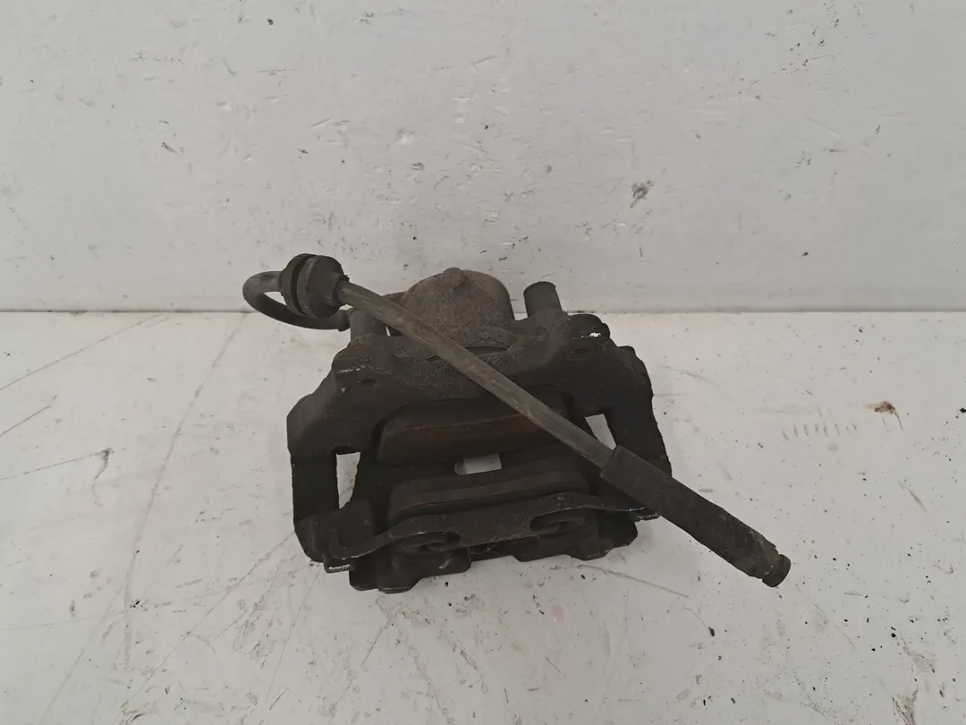 Pinza freno anteriore sinistro Pinza freno anteriore sinistro