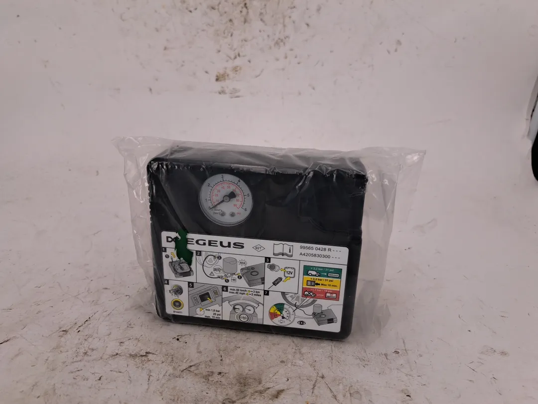 Compressore gonfiaggio pneumatici